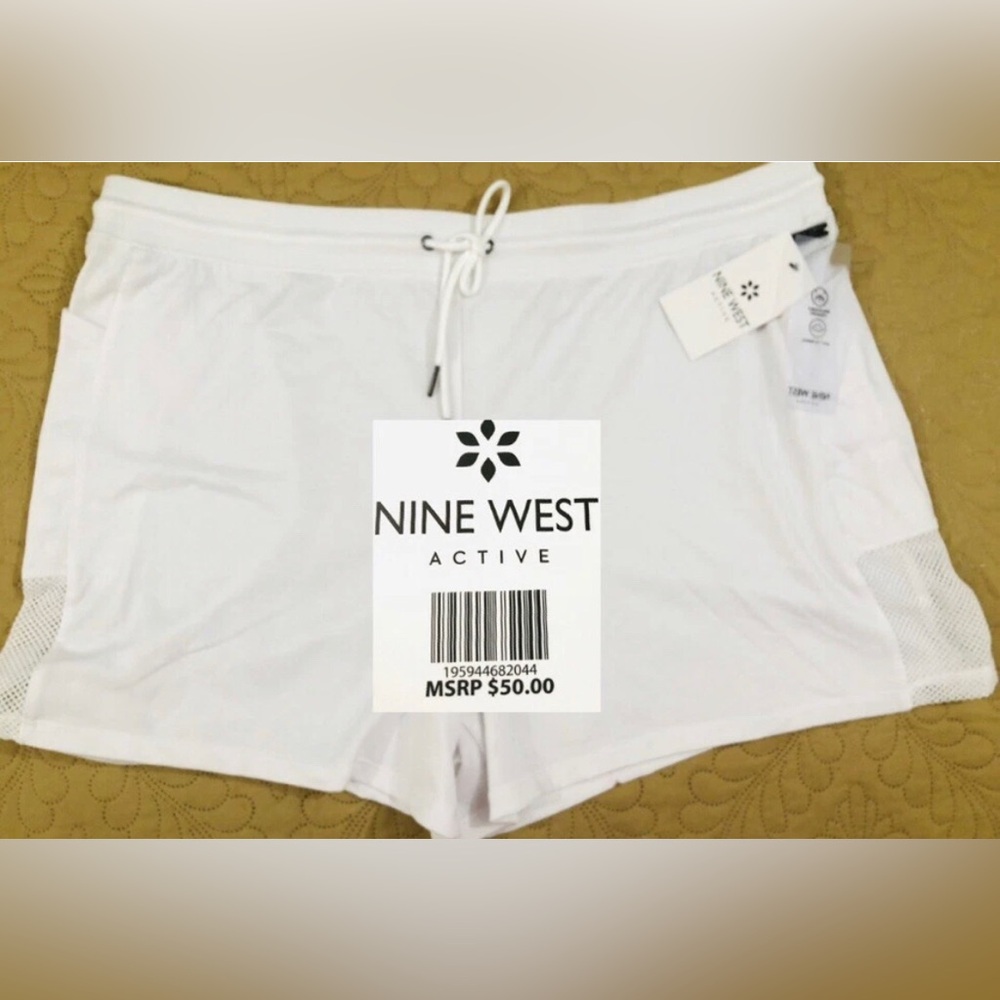 NEW..WOMEN 2X PLUS SIZE NINE WEST ACTIVE SHORTS
